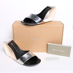 United Nude "the Mobius" Metallic silver size 39